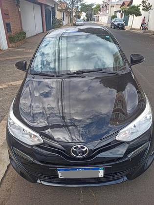 TOYOTA YARIS 1.3 16V FLEX XL PLUS TECH MULTIDRIVE TOYOTA YARIS 1.3 16V FLEX XL PLUS TECH MULTIDRIVE